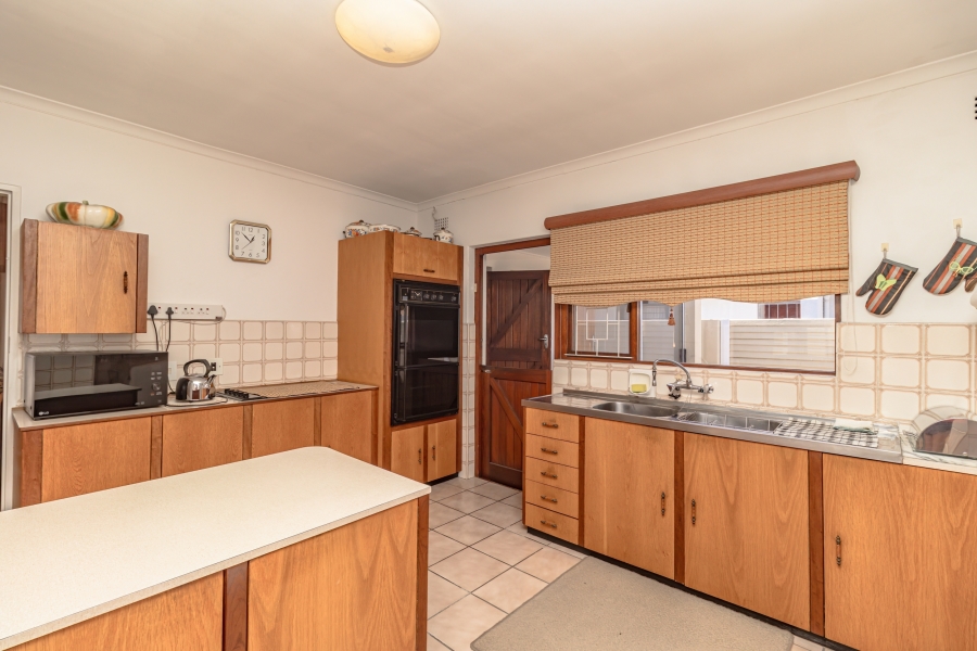 4 Bedroom Property for Sale in Goodwood Park Western Cape